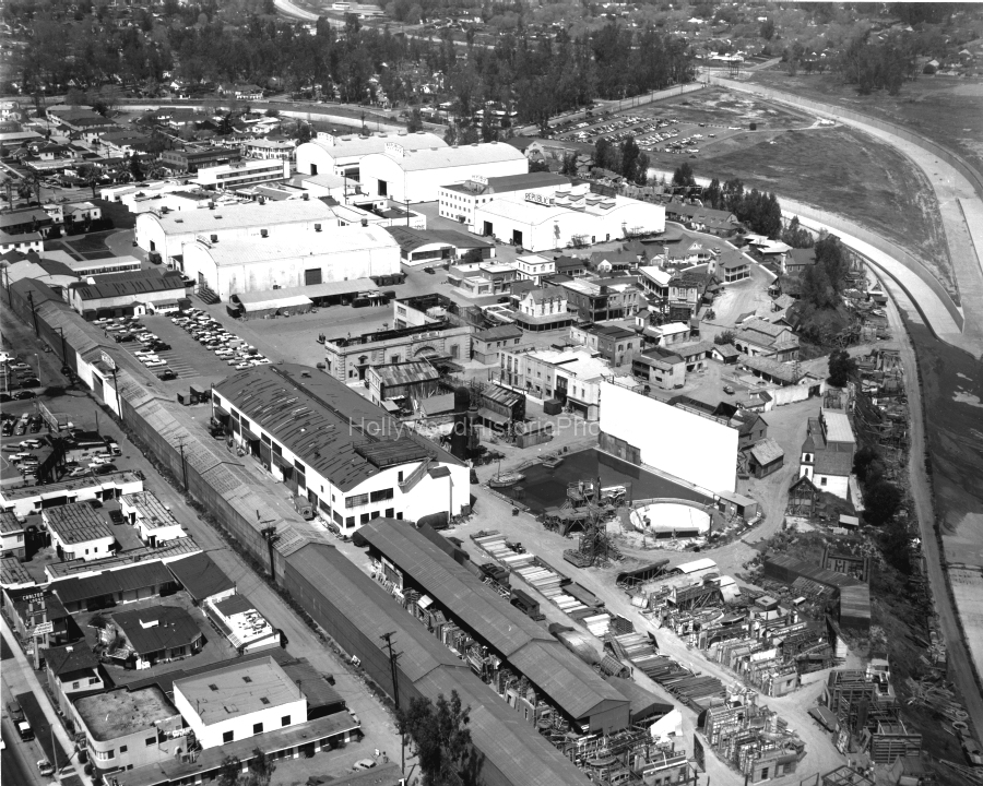 Studio City 1955 2 View west.jpg